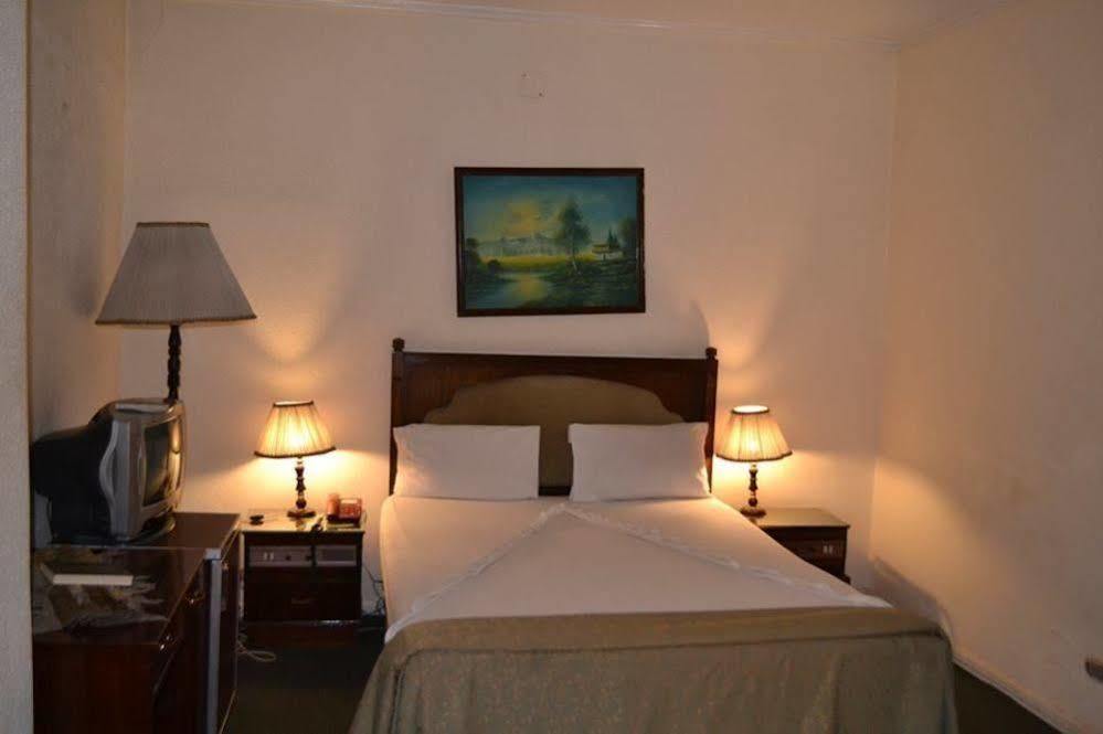 Kaoud Sporting Hotel Alexandria Exterior photo
